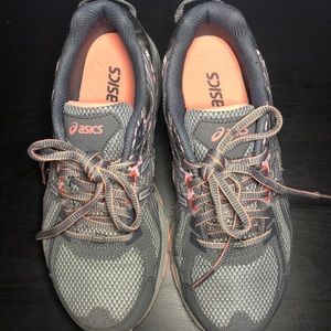 Asics sneakers! US SIZE 5.5. Excellent condition